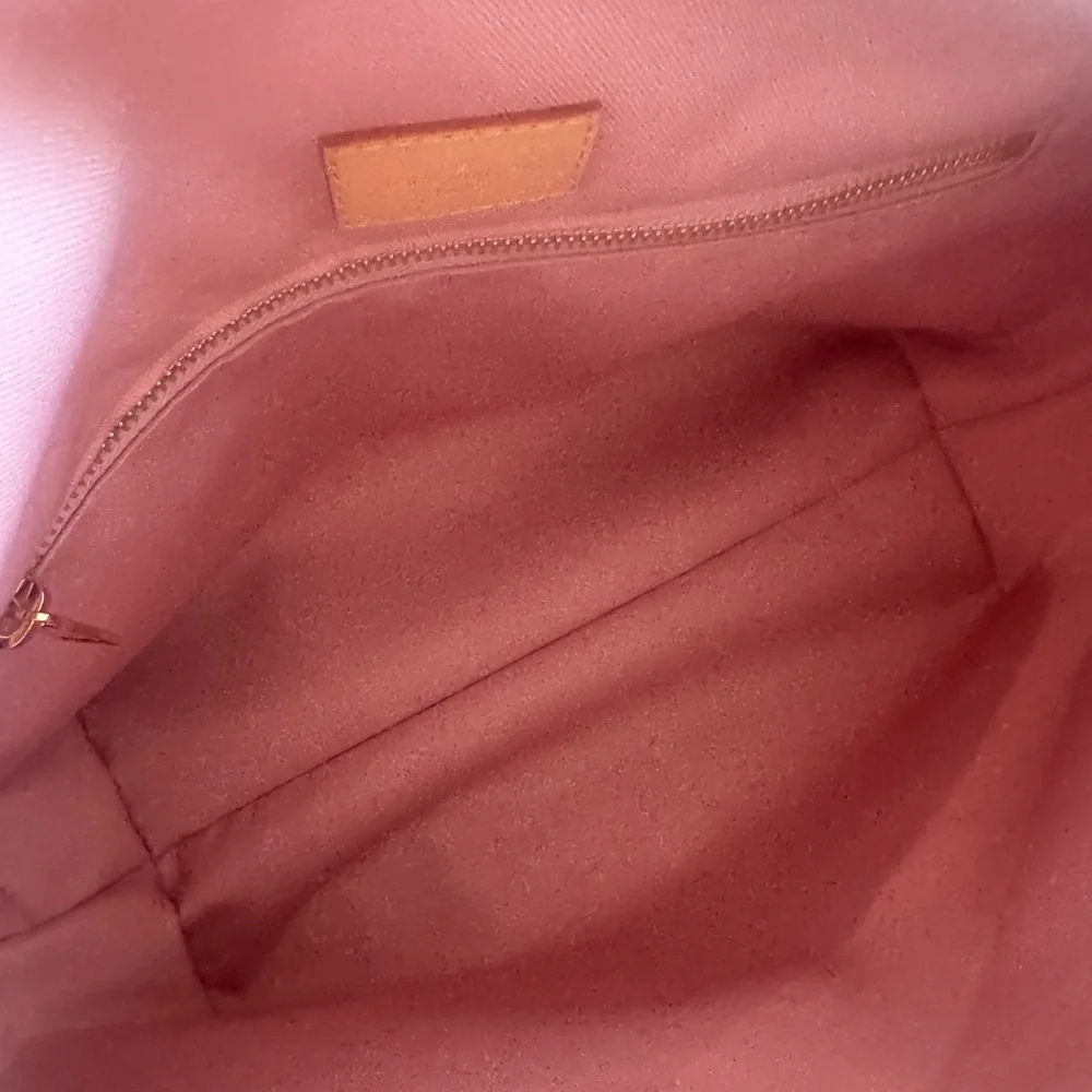 Louis Vuitton Damier Azur Shoulder Bag in White and Light Blue - Picture 10 of 11